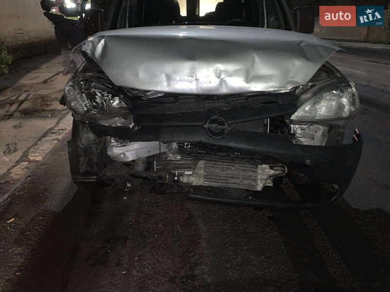 Минивэн Opel Combo 2008 в Житомире