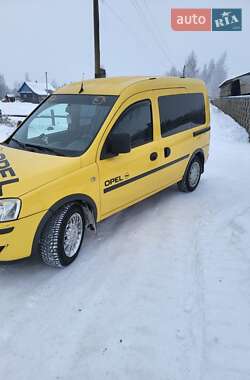 Минивэн Opel Combo 2009 в Сарнах