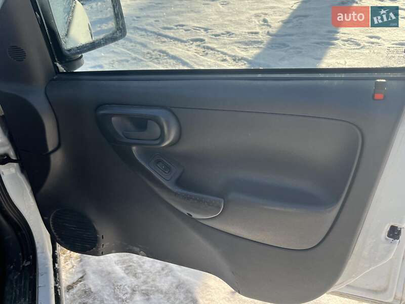 Вантажний фургон Opel Combo 2011 в Києві фото 30 Вантажний фургон Opel Combo 2011 в Києві