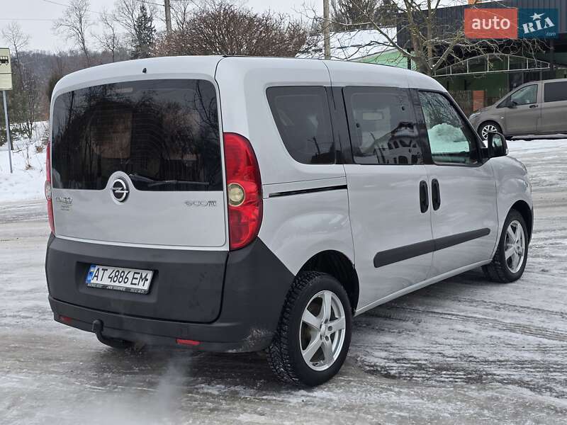 Минивэн Opel Combo 2012 в Калуше