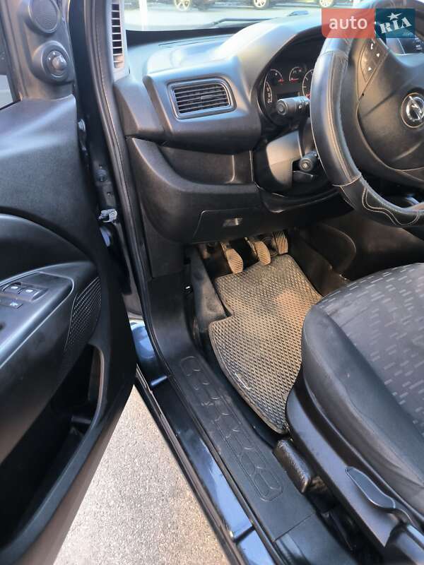 Мінівен Opel Combo 2015 в Рокитному