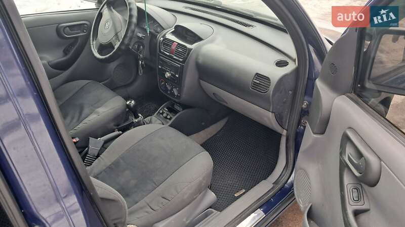 Минивэн Opel Combo 2005 в Коростене