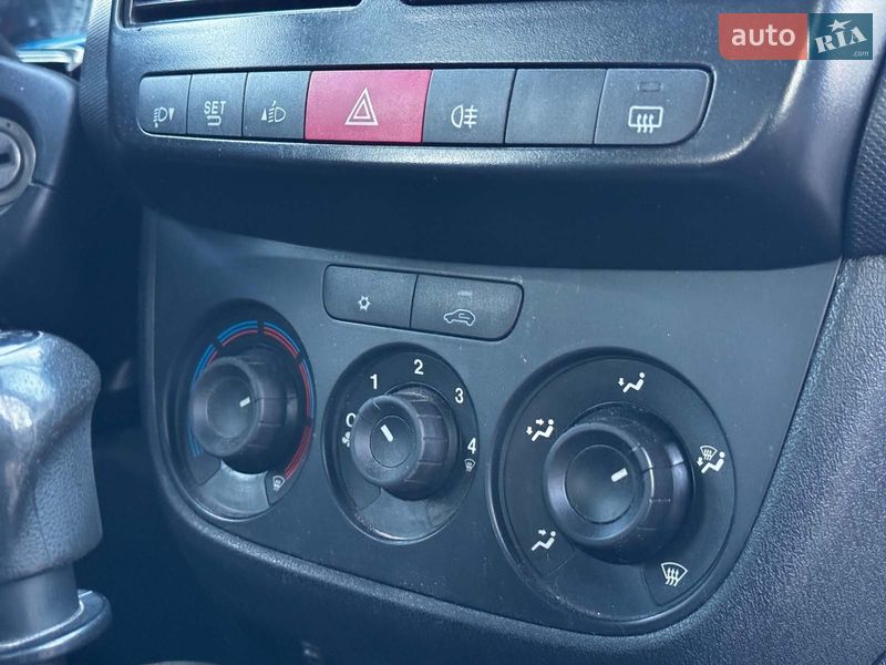 Мінівен Opel Combo 2015 в Києві