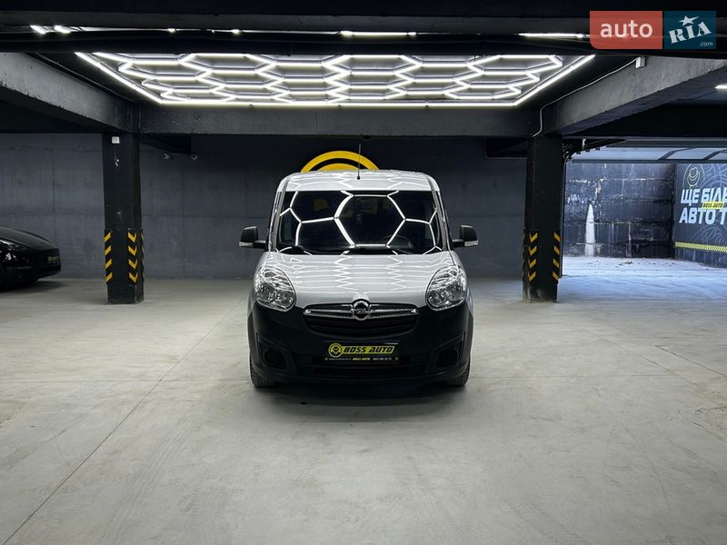 Мінівен Opel Combo 2014 в Чернівцях