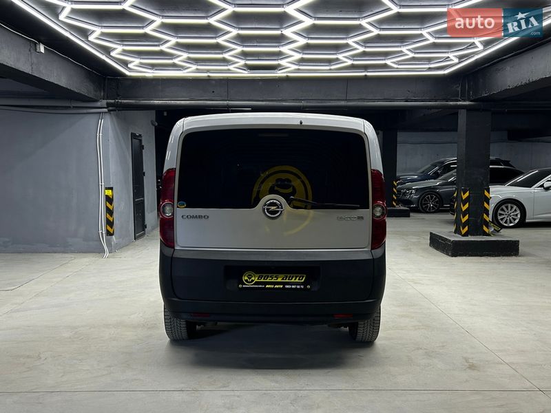 Мінівен Opel Combo 2014 в Чернівцях