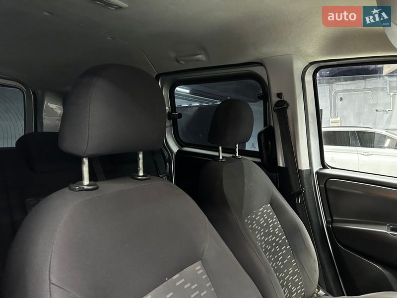 Мінівен Opel Combo 2014 в Чернівцях