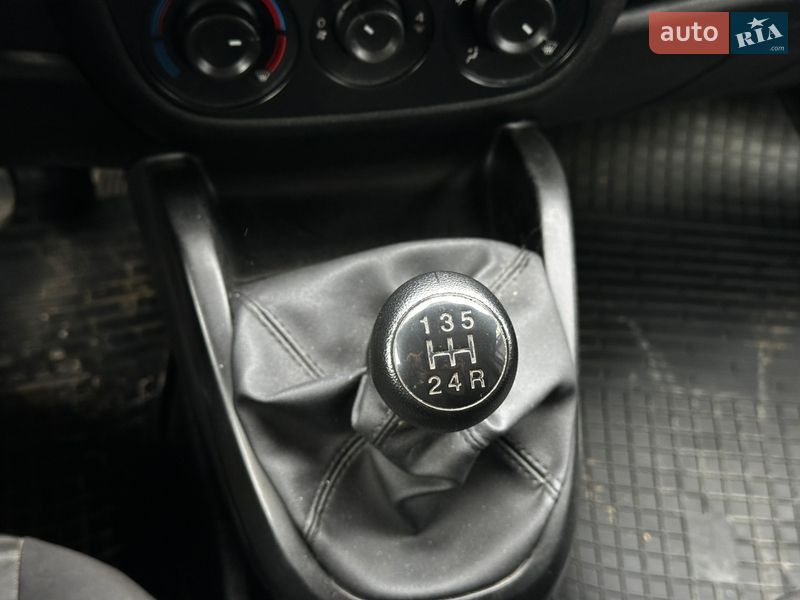 Грузовой фургон Opel Combo 2015 в Львове