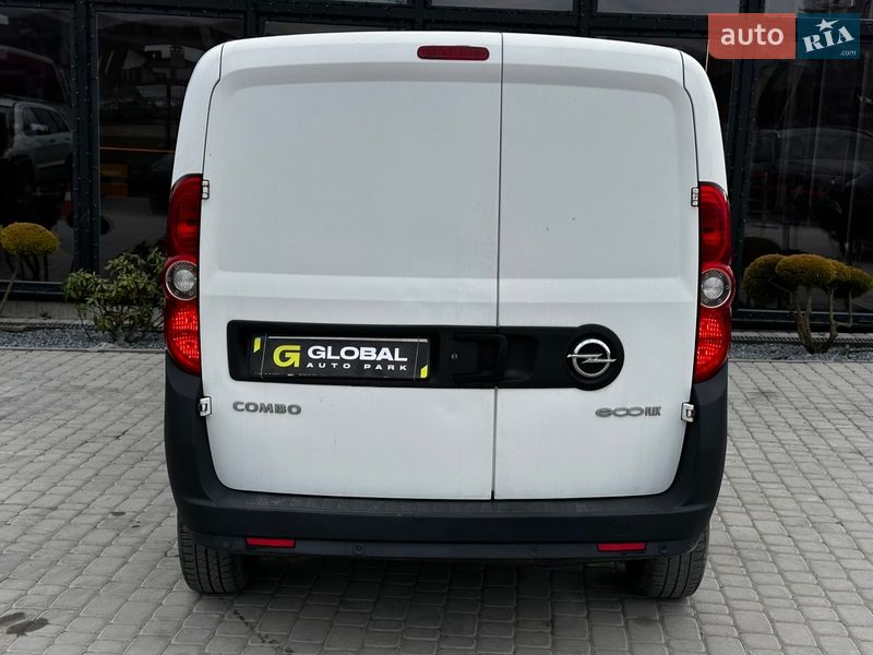 Грузовой фургон Opel Combo 2015 в Львове
