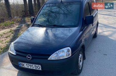 Грузовой фургон Opel Combo 2006 в Ровно