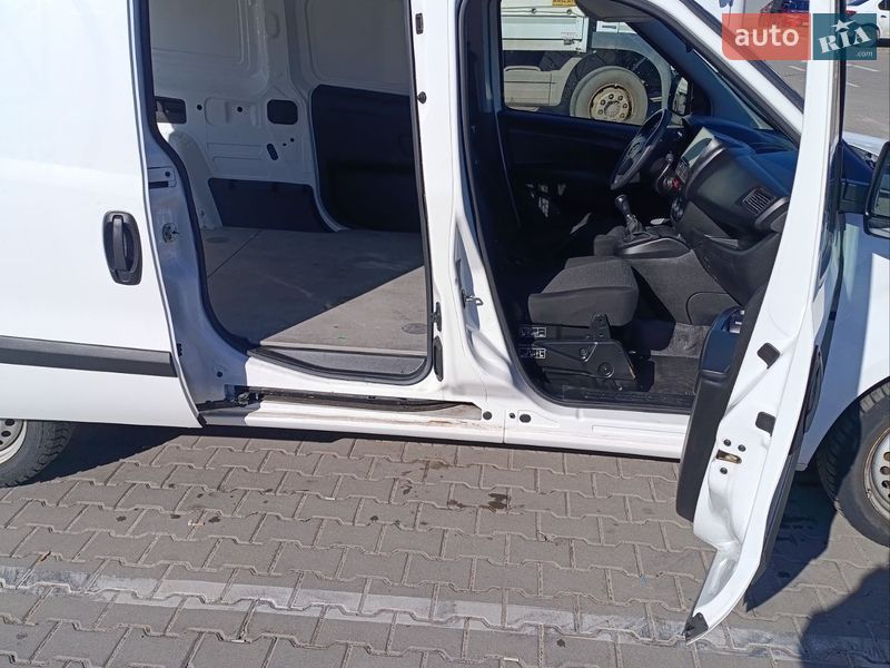 Вантажний фургон Opel Combo 2018 в Києві