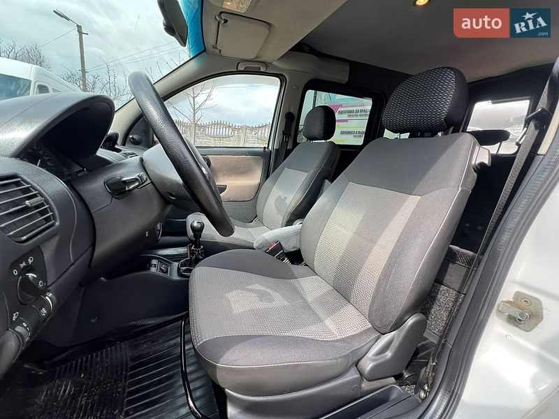 Минивэн Opel Combo 2005 в Коломые