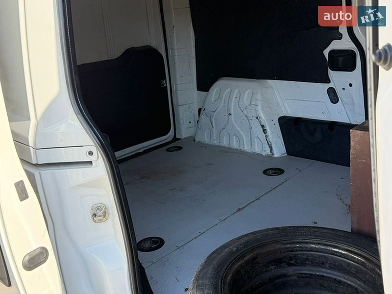 Грузовой фургон Opel Combo 2015 в Умани