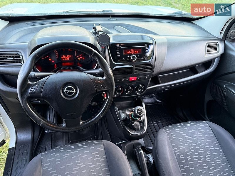 Вантажний фургон Opel Combo 2013 в Нетішині
