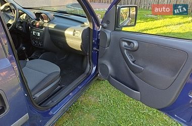 Мінівен Opel Combo 2005 в Косові