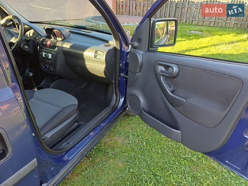 Мінівен Opel Combo 2005 в Косові