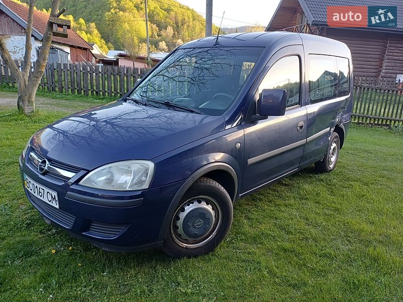 Мінівен Opel Combo 2005 в Косові