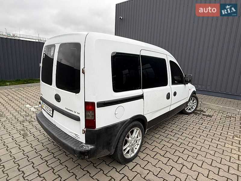 Мінівен Opel Combo 2002 в Коломиї