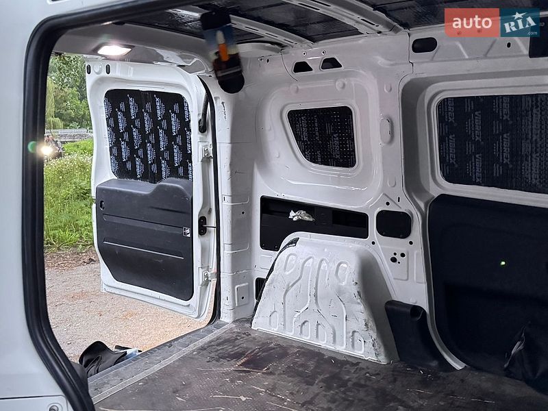 Грузовой фургон Opel Combo 2012 в Браиловом