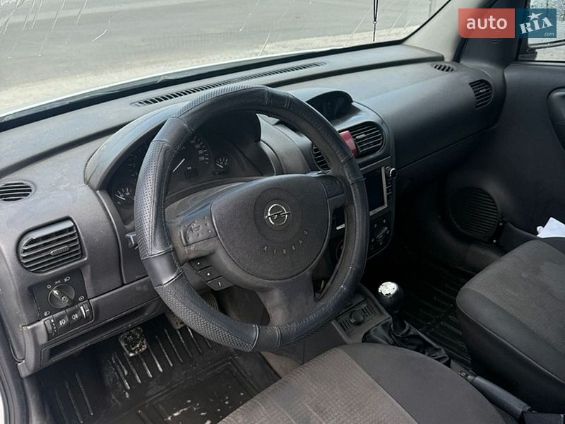 Мікроавтобус вантажний (до 3,5т) Opel Combo 2011 в Хусті