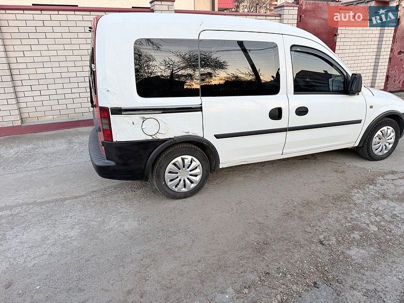 Мінівен Opel Combo 2005 в Дніпрі