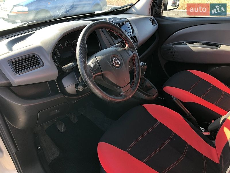 Мінівен Opel Combo 2016 в Києві