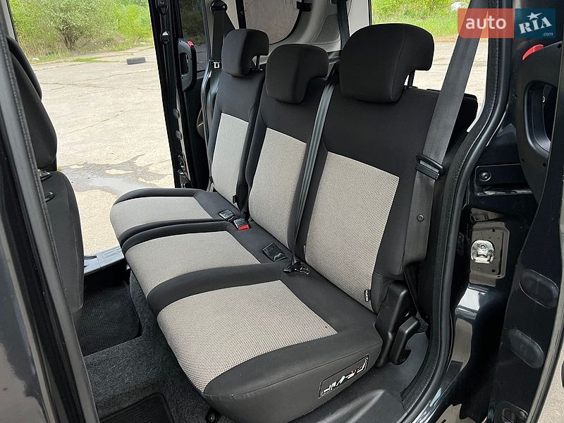 Мінівен Opel Combo 2012 в Дрогобичі