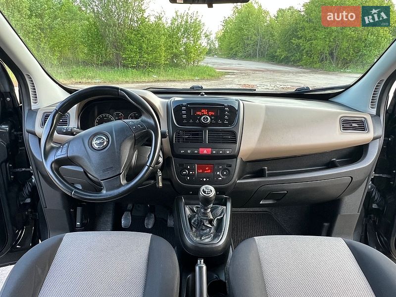 Мінівен Opel Combo 2012 в Дрогобичі
