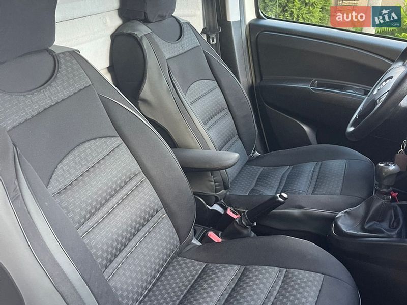Грузовой фургон Opel Combo 2017 в Обухове