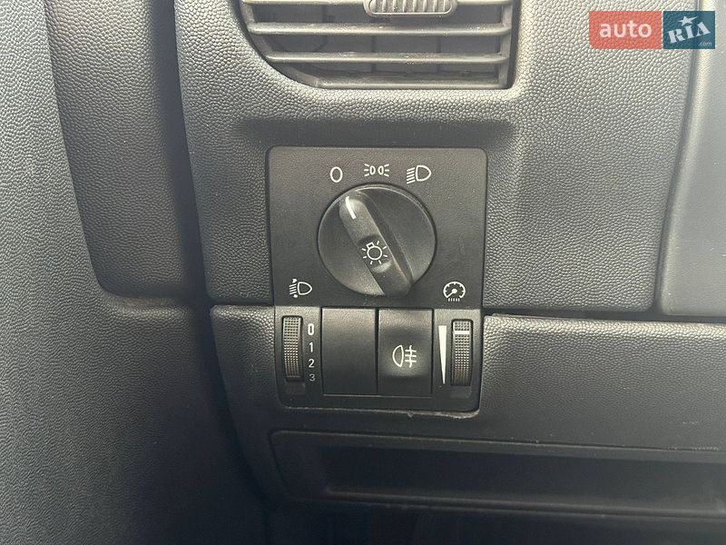 Грузопассажирский фургон Opel Combo 2009 в Киеве