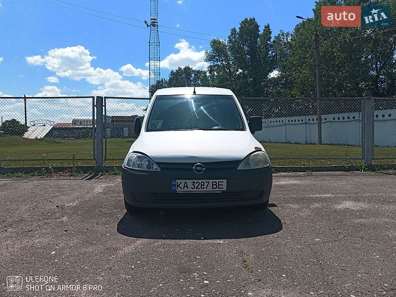 Вантажопасажирський фургон Opel Combo 2002 в Києві