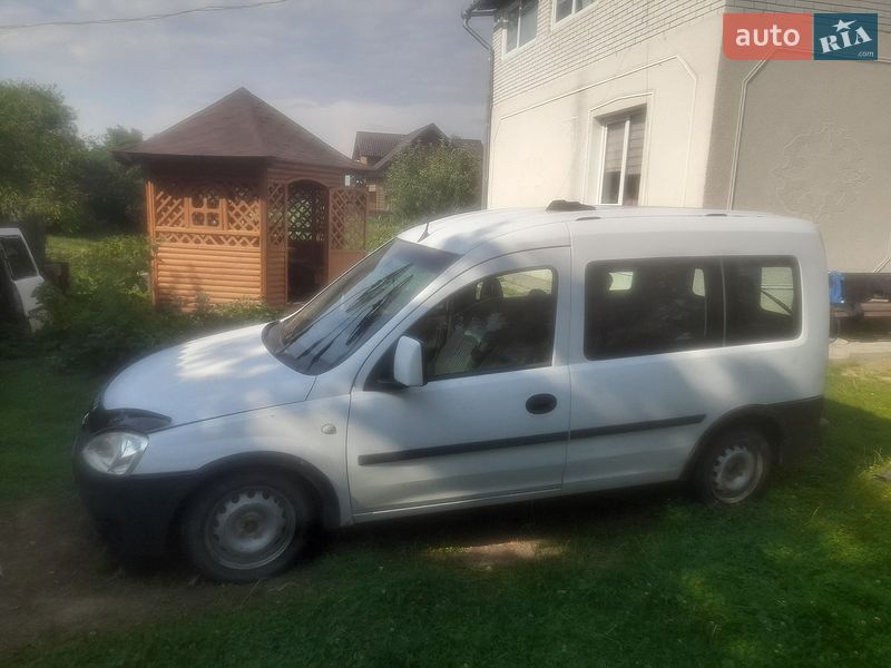 Мінівен Opel Combo 2006 в Надвірній фото 2 Мінівен Opel Combo 2006 в Надвірній