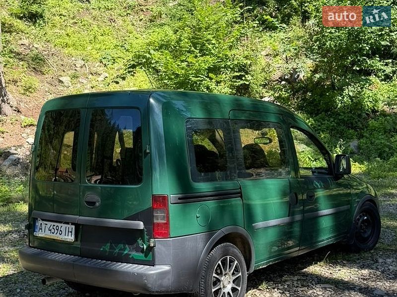 Минивэн Opel Combo 2005 в Верховине
