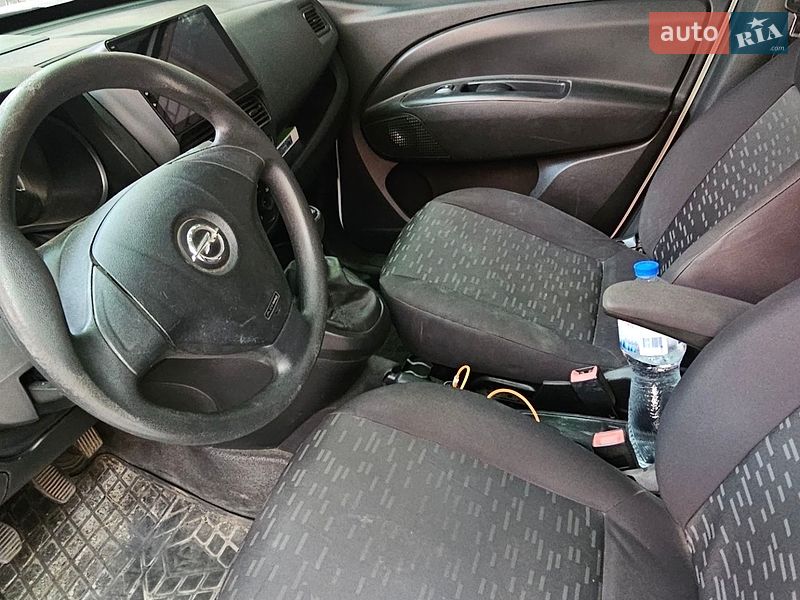 Минивэн Opel Combo 2015 в Никополе