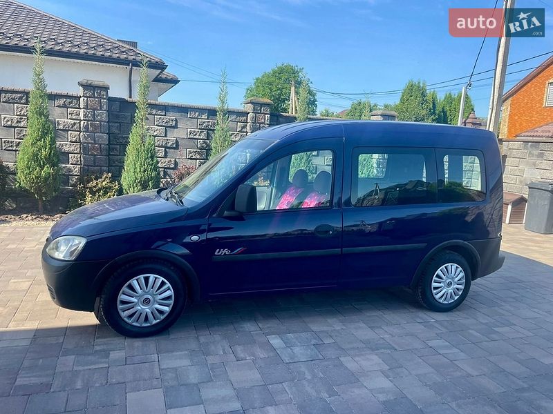 Мінівен Opel Combo 2003 в Рівному фото 2 Мінівен Opel Combo 2003 в Рівному