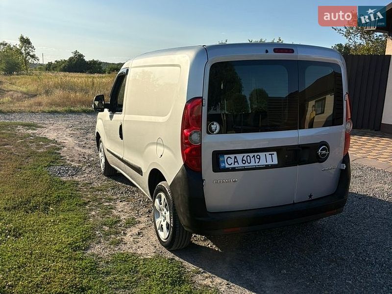 Грузовой фургон Opel Combo 2012 в Черкассах
