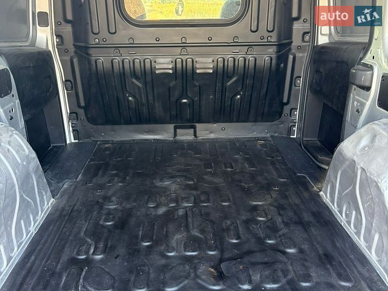 Грузовой фургон Opel Combo 2012 в Черкассах