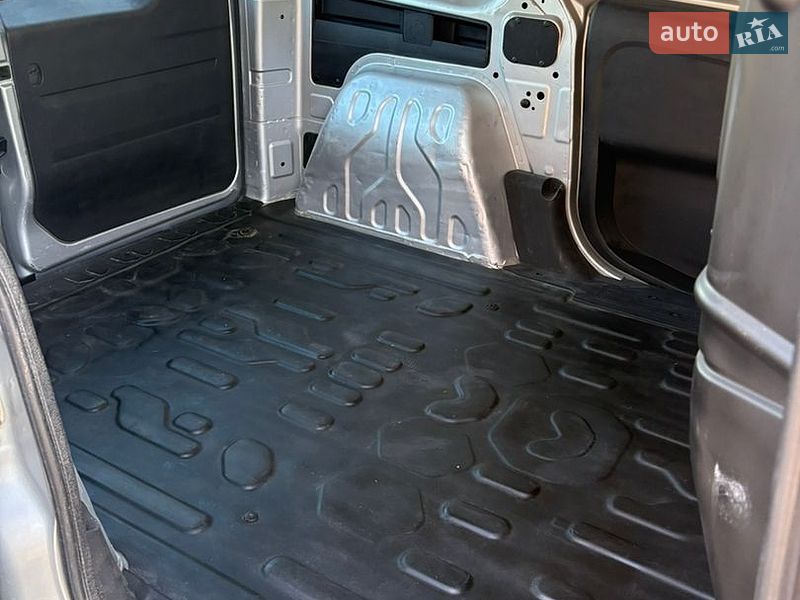 Грузовой фургон Opel Combo 2012 в Черкассах