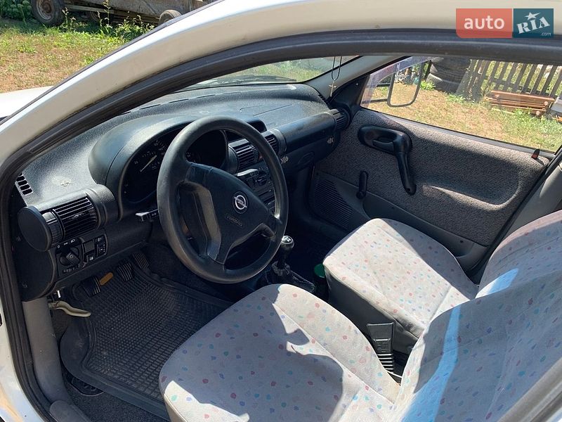 Мінівен Opel Combo 2000 в Новояворівську