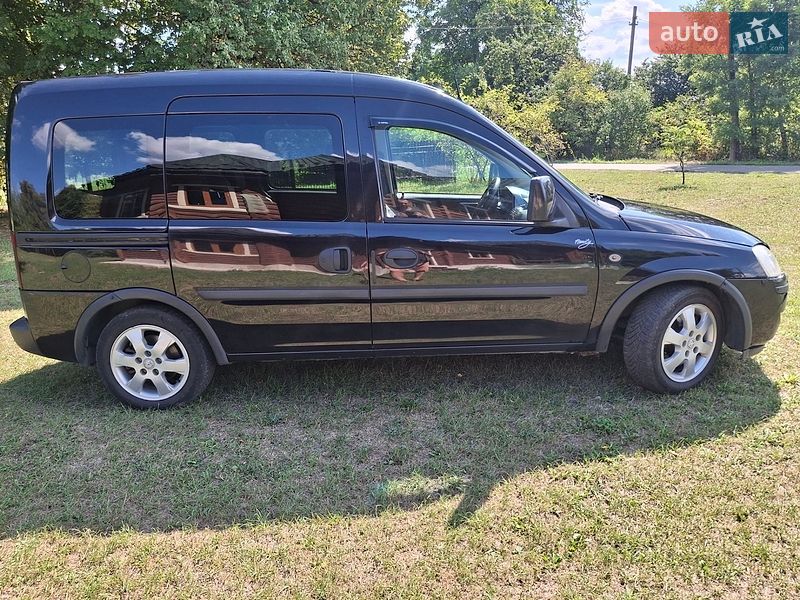 Минивэн Opel Combo 2007 в Иваничах