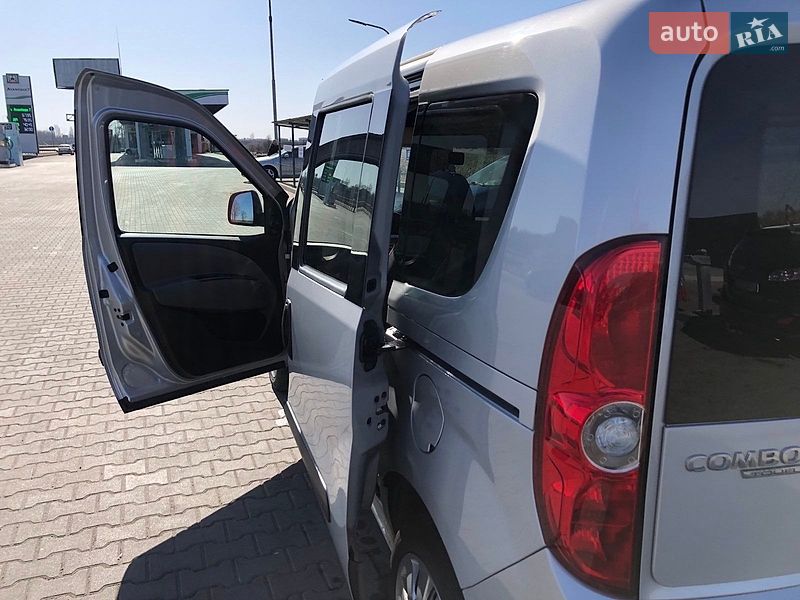 Минивэн Opel Combo 2016 в Киеве