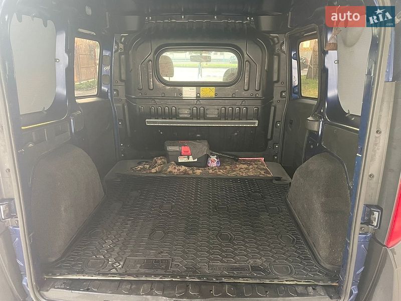 Грузовой фургон Opel Combo 2015 в Белой Церкви