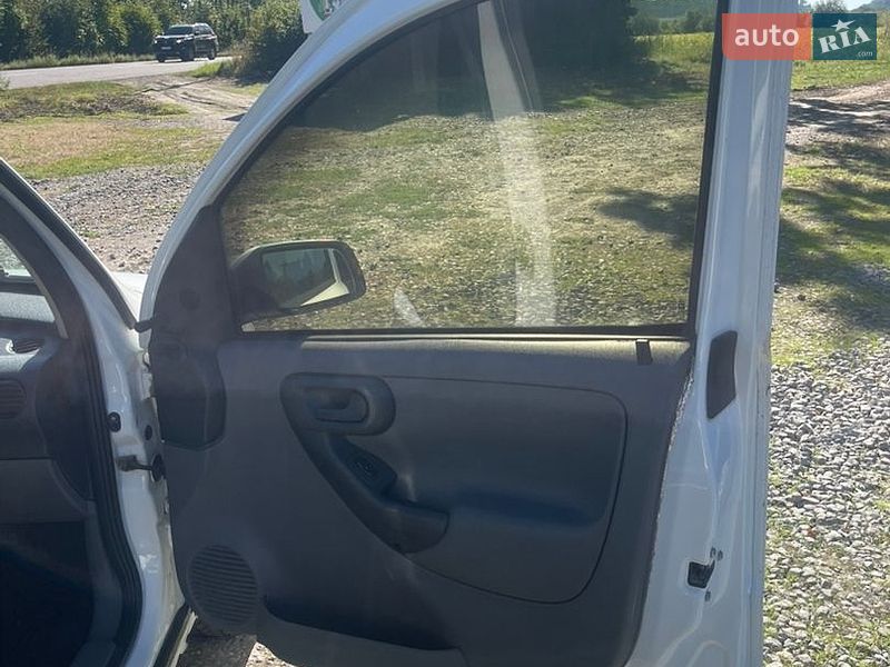 Минивэн Opel Combo 2003 в Черновцах