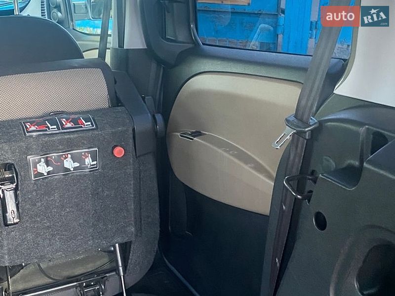 Мінівен Opel Combo 2012 в Києві