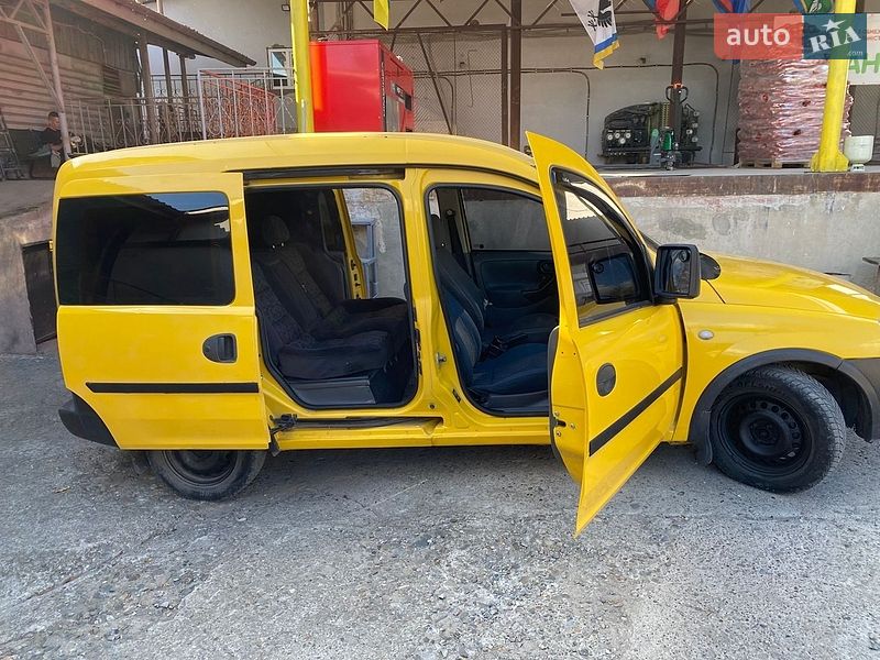 Мінівен Opel Combo 2002 в Чернівцях