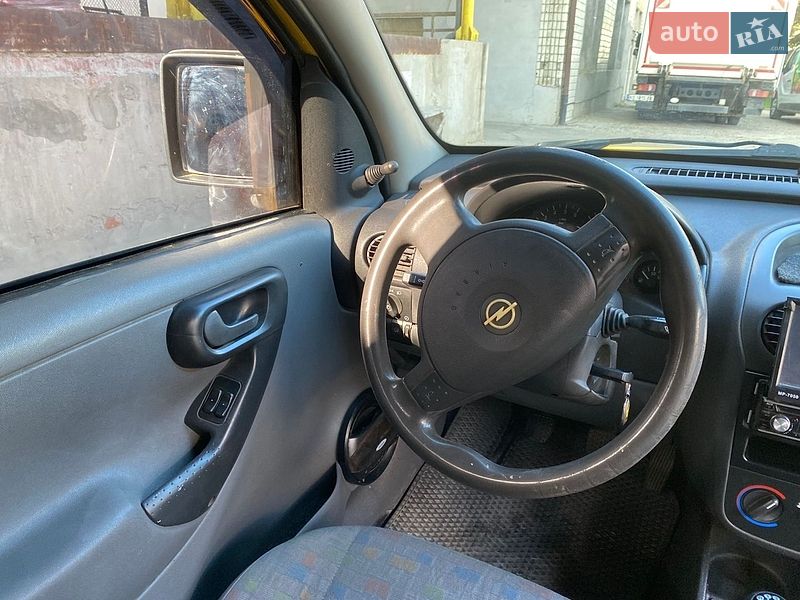 Мінівен Opel Combo 2002 в Чернівцях
