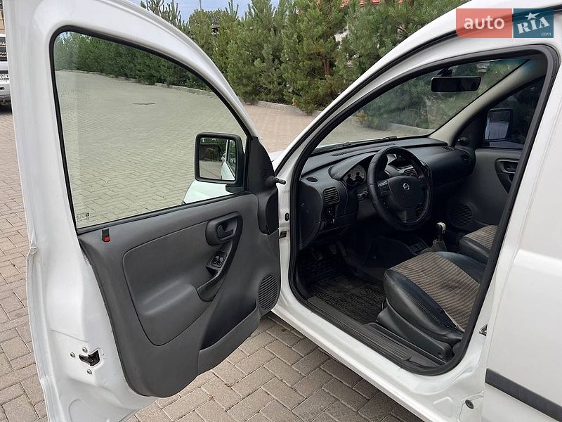 Минивэн Opel Combo 2005 в Золочеве