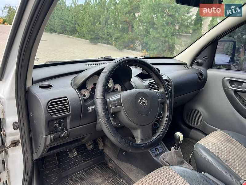 Минивэн Opel Combo 2005 в Золочеве