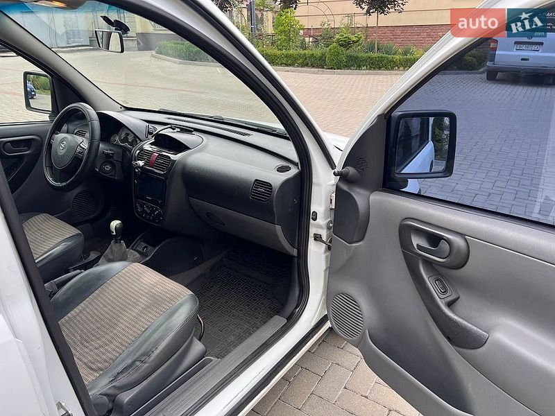 Минивэн Opel Combo 2005 в Золочеве