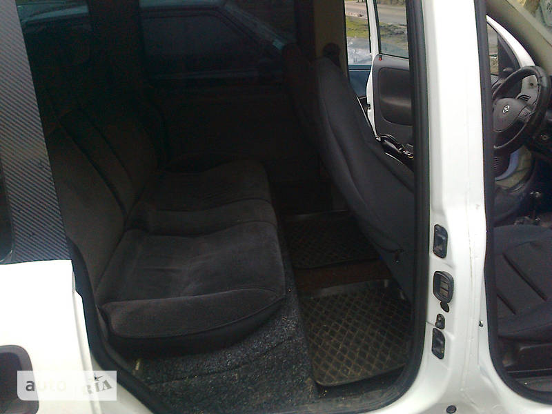 Вантажопасажирський фургон Opel Combo 2006 в Києві