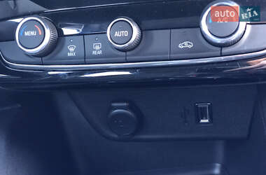 Хэтчбек Opel Corsa-e 2022 в 